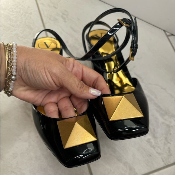 NWOT Valentino Garavani Women's One Stud 90mm Patent-Leather Pumps - Picture 7 of 14